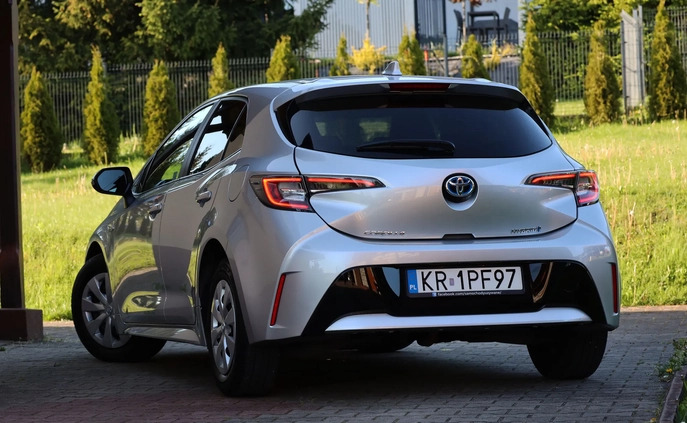 Toyota Corolla cena 79950 przebieg: 74400, rok produkcji 2019 z Rakoniewice małe 742